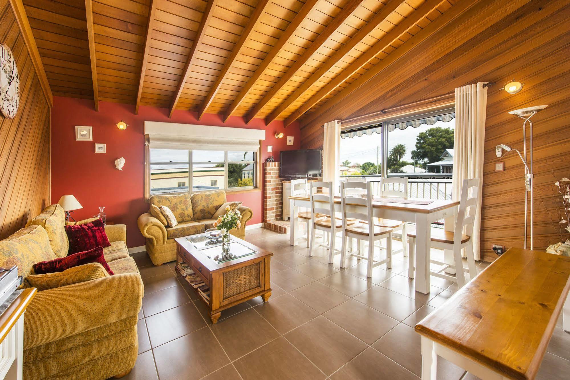 Rooftops Bed And Breakfast Ulmarra ภายนอก รูปภาพ